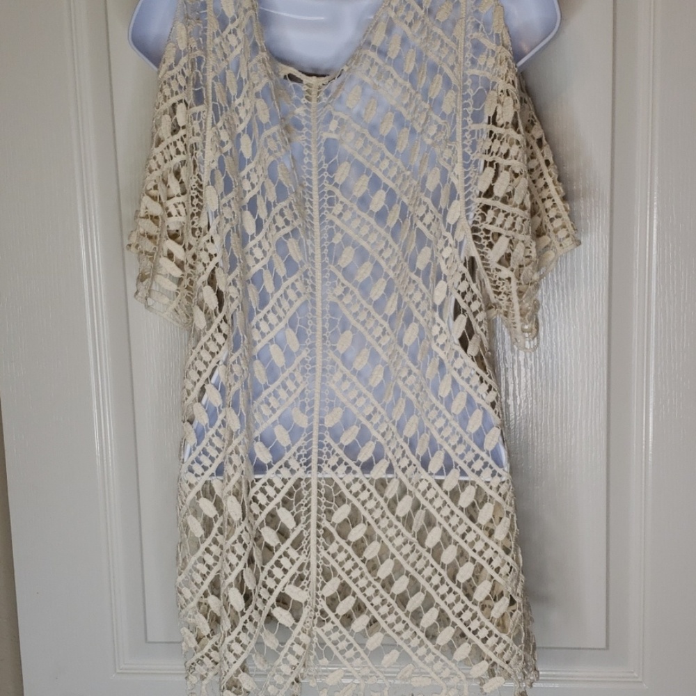 Crochet Beige Cold Shoulder Top - Picture 4 of 7